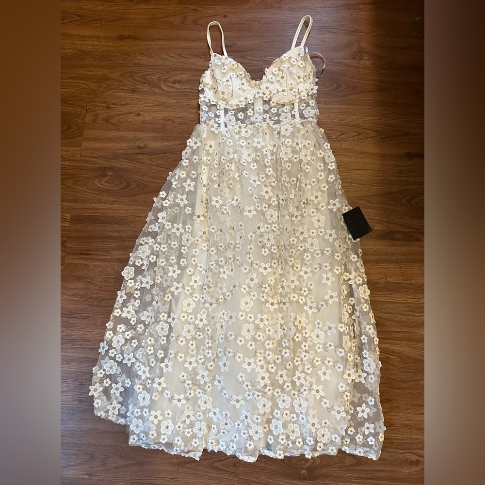 Darling Romance White Tulle Floral Appliqué Bustier Midi Dress Lulu’s